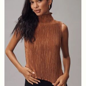 Lioness ford top Small: issey miyake like